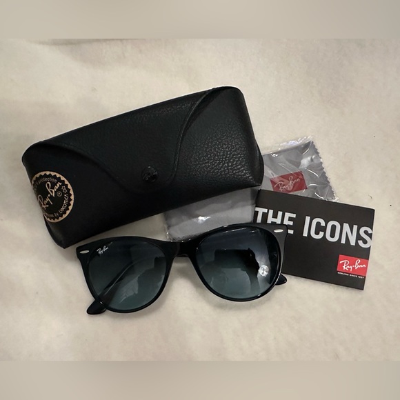 Ray-Ban Wayfarer II Classic Sunglasses